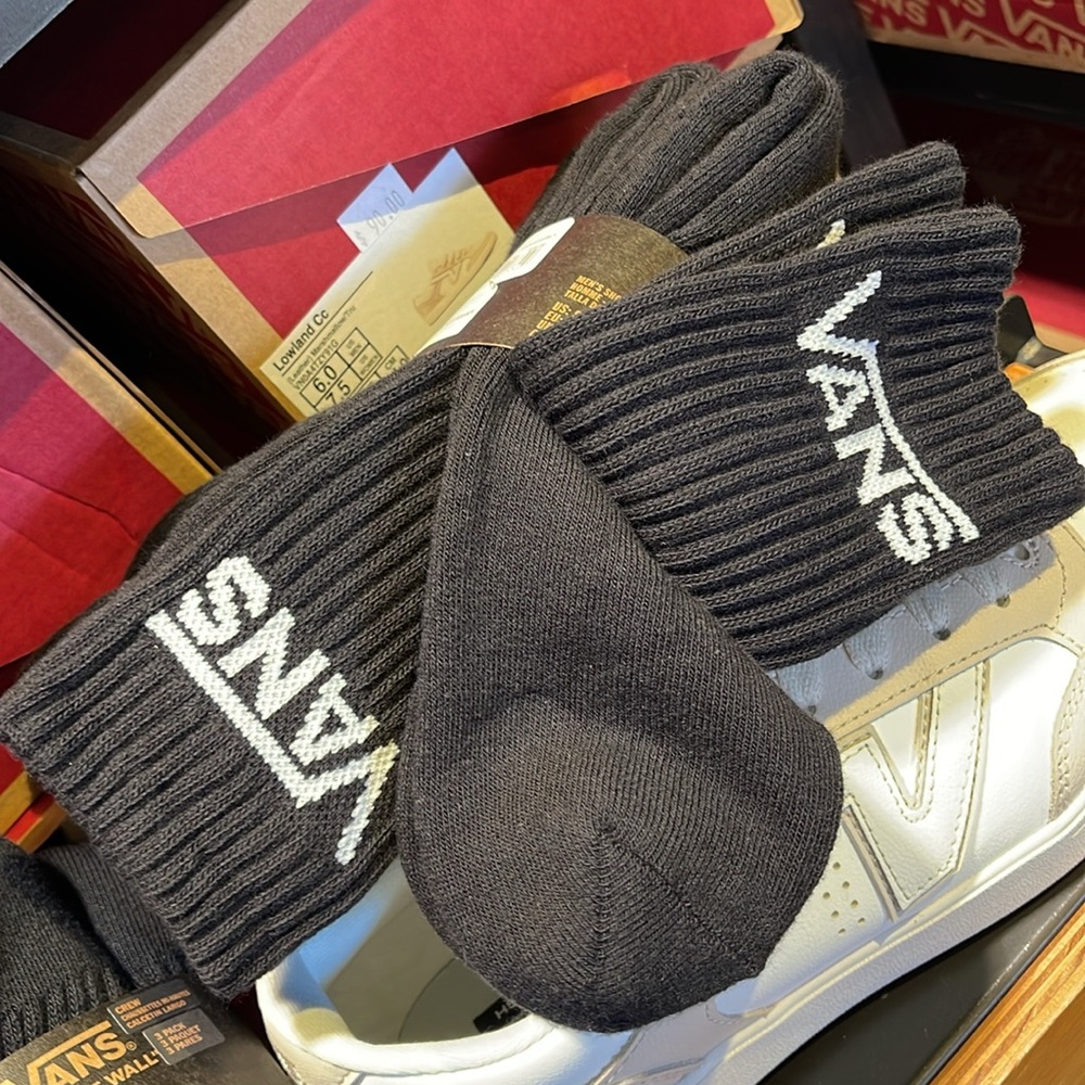 Vans Socks 3 pairs set CREW VANS.
"OFF THE WALL" Black/White
NWT - Picture 15 of 16
